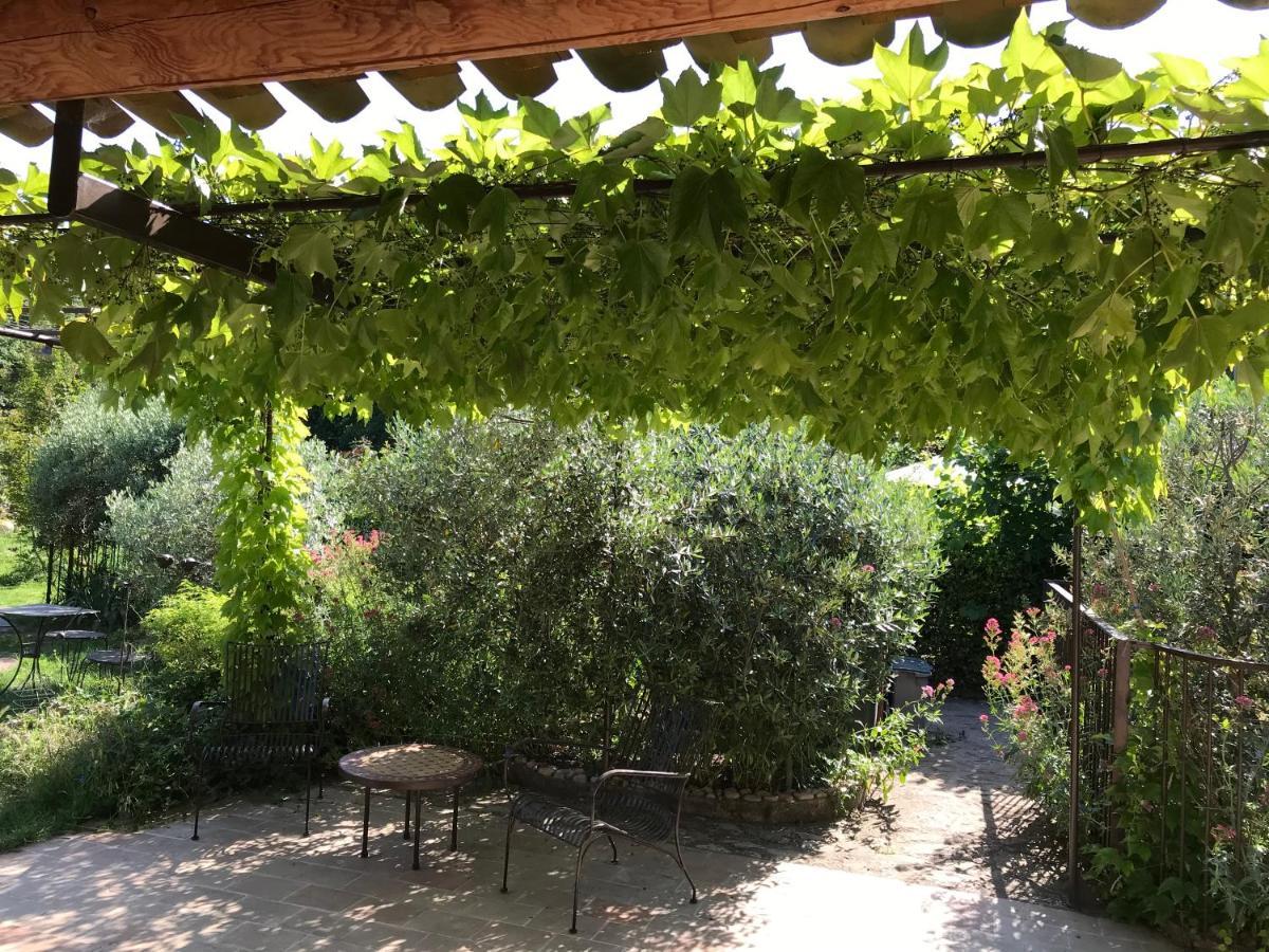 Appartement Dans Mas Provencal Grans Exterior foto