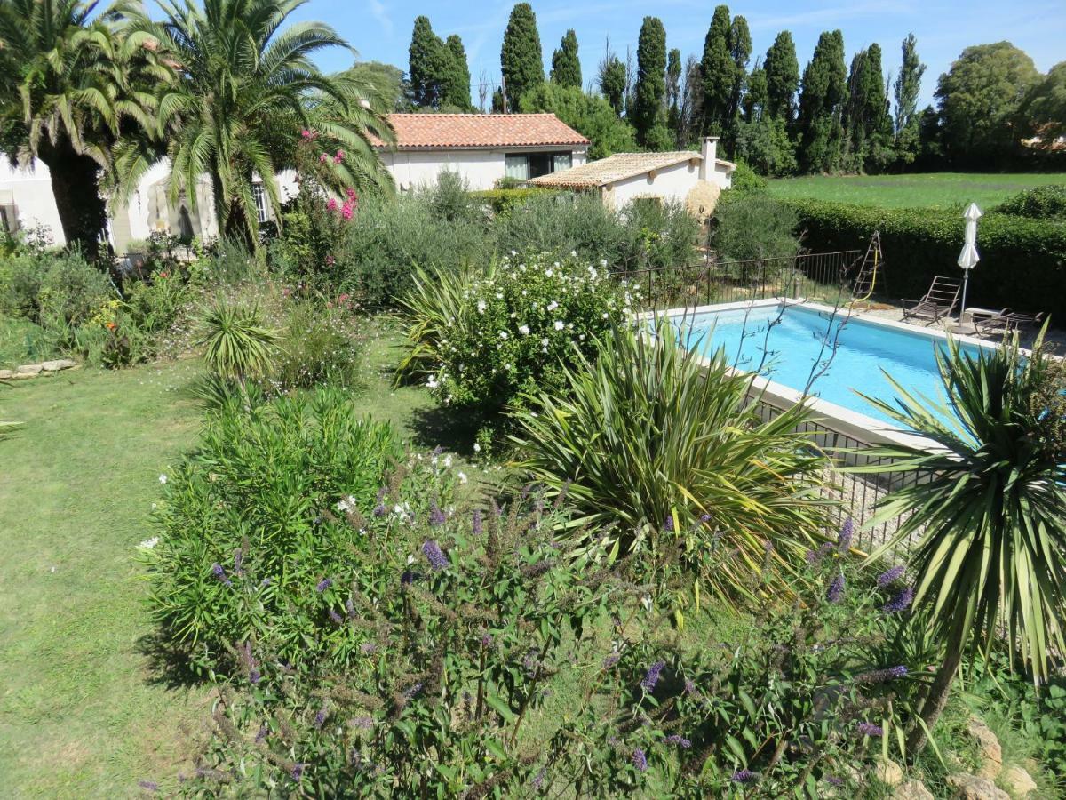 Appartement Dans Mas Provencal Grans Exterior foto